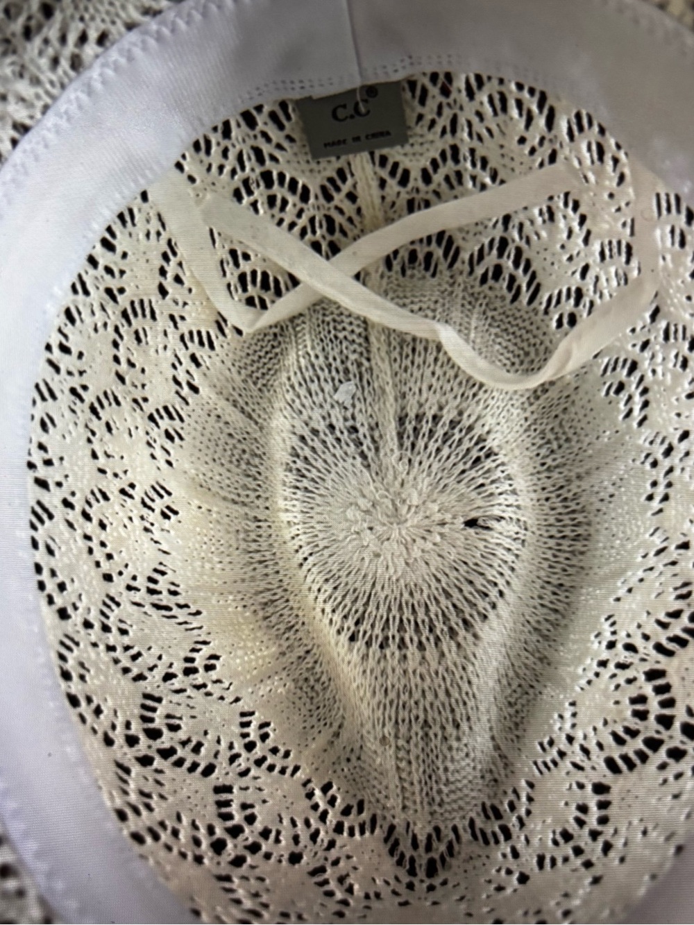C.C. Horseshoe Lace Knit Panama Hat with Suede Cord-Beige - Picture 3 of 4